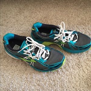 Brooks Ravenna running sneakers